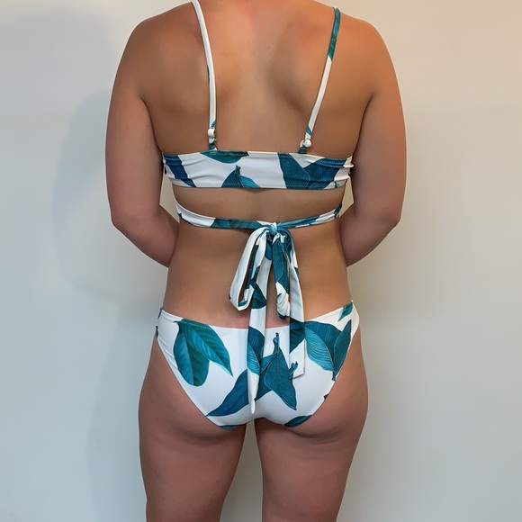 Cupshe bikini size S leaf pattern - Picture 2 of 2